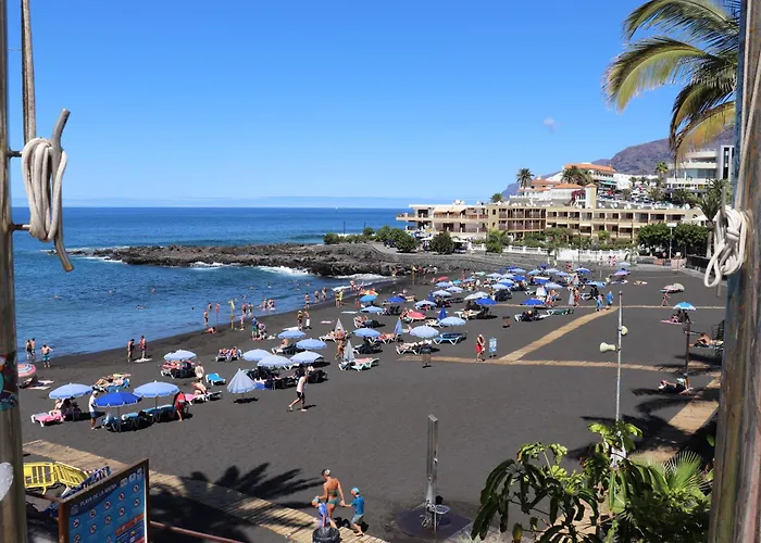 Estupendo Puerto de Santiago (Tenerife)